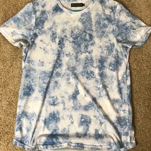 Urban Threads Light Blue and White Tee - M
